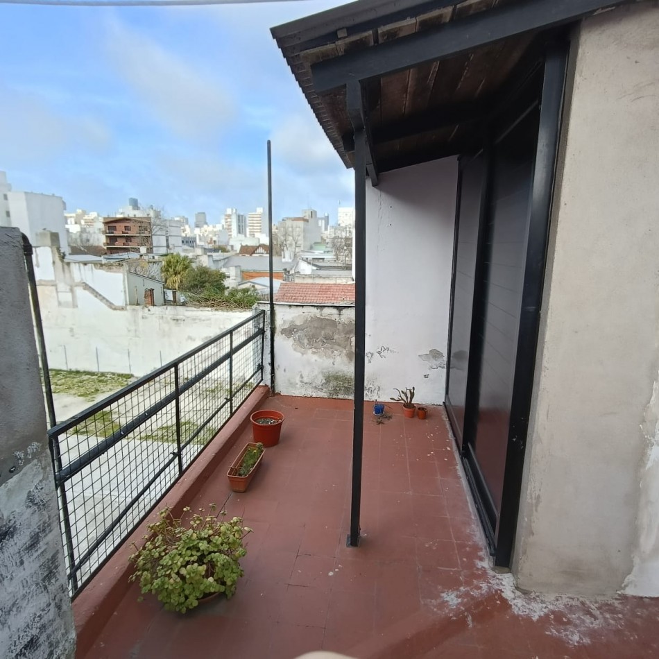 PH 4 AMBIENTES EN VENTA - ZONA LA PERLA