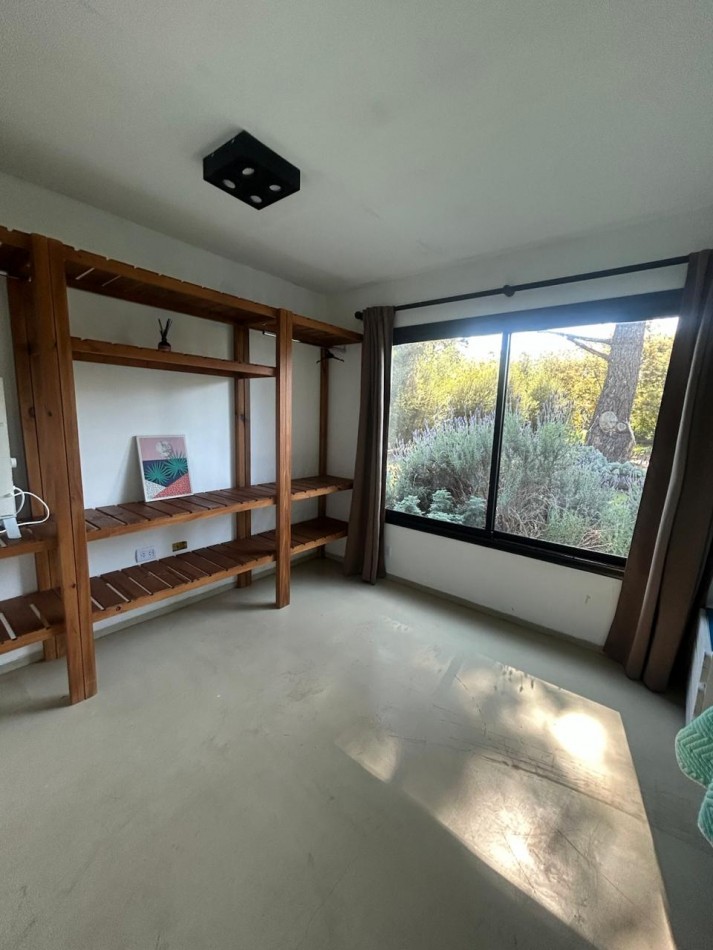 VENTA - CASA 4 AMBIENTES CON DEPENDENCIA EN BARRIO CERRADO SAN BENITO
