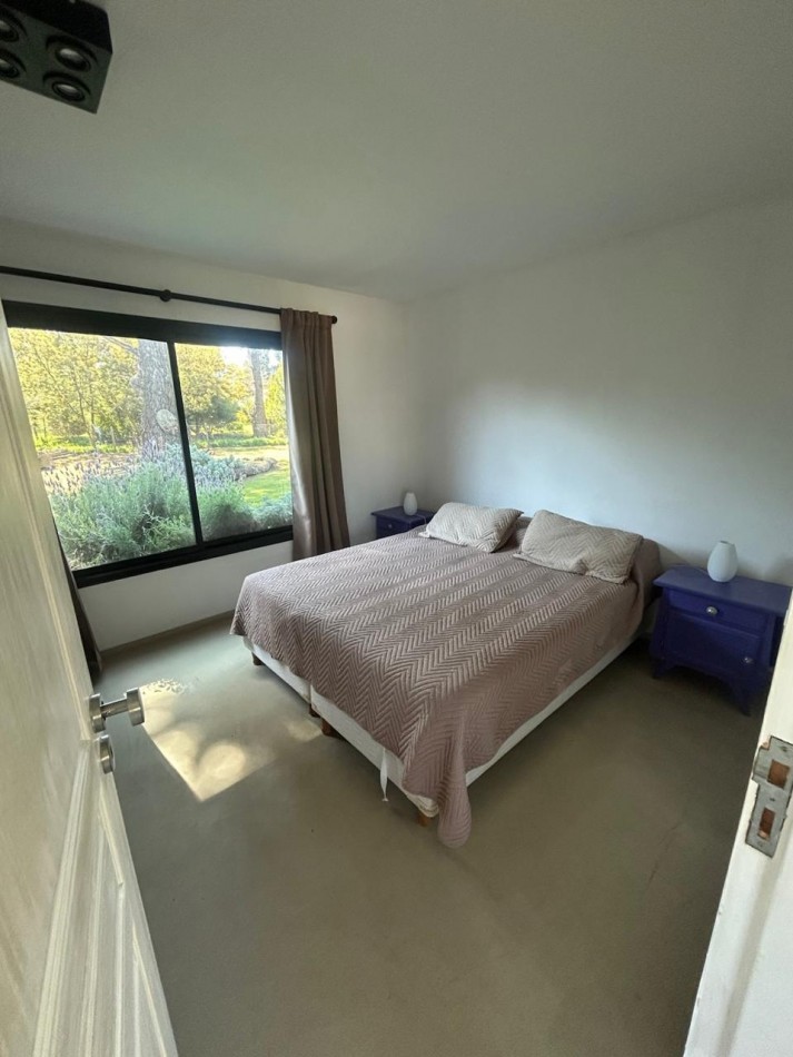 VENTA - CASA 4 AMBIENTES CON DEPENDENCIA EN BARRIO CERRADO SAN BENITO