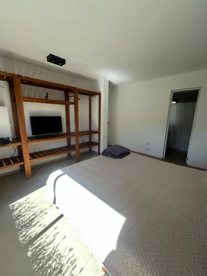 VENTA - CASA 4 AMBIENTES CON DEPENDENCIA EN BARRIO CERRADO SAN BENITO