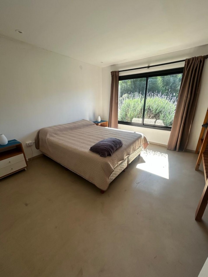 VENTA - CASA 4 AMBIENTES CON DEPENDENCIA EN BARRIO CERRADO SAN BENITO