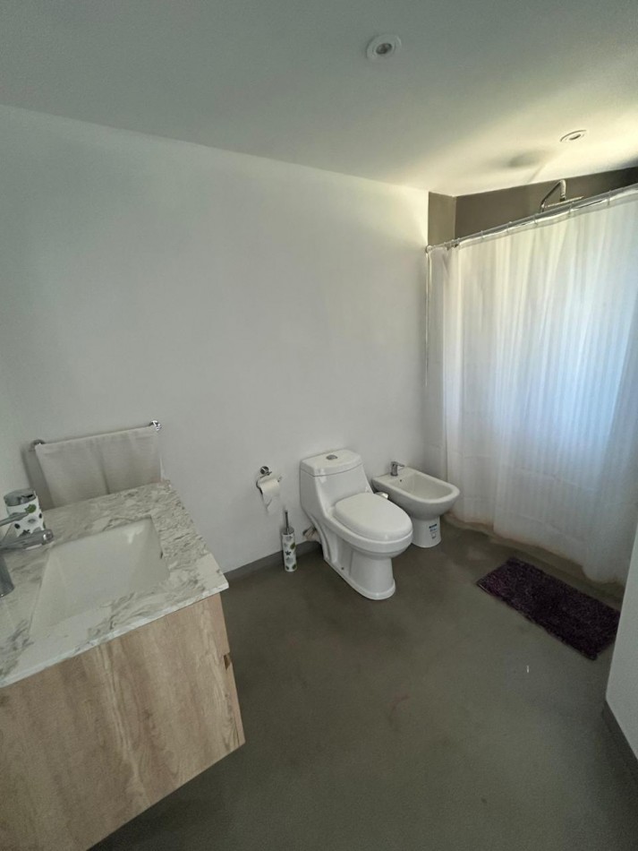 VENTA - CASA 5 AMBIENTES EN BARRIO CERRADO SAN BENITO 