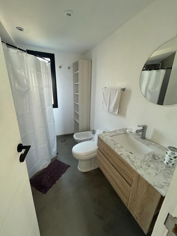 VENTA - CASA 5 AMBIENTES EN BARRIO CERRADO SAN BENITO 