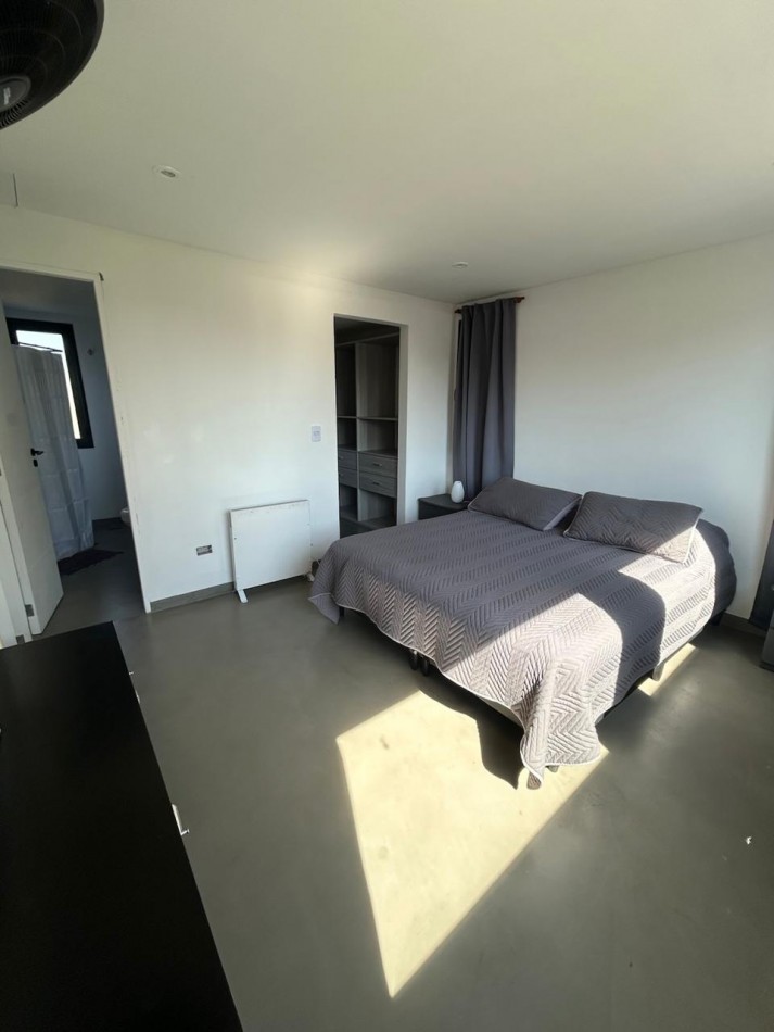 VENTA - CASA 5 AMBIENTES EN BARRIO CERRADO SAN BENITO 