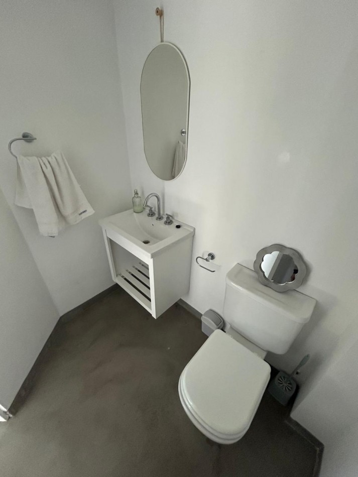 VENTA - CASA 5 AMBIENTES EN BARRIO CERRADO SAN BENITO 