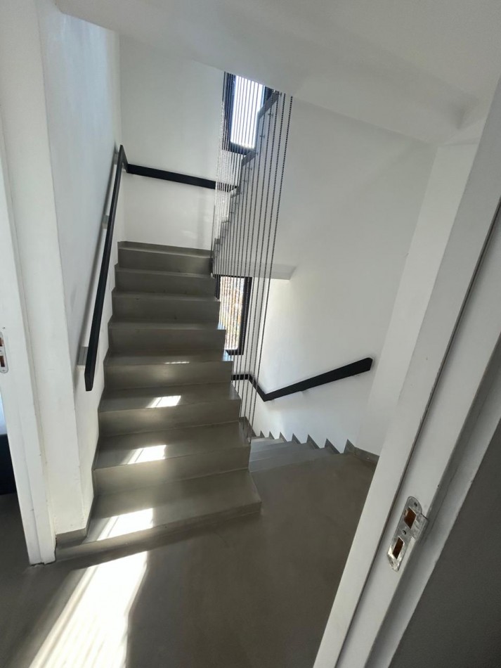 VENTA - CASA 5 AMBIENTES EN BARRIO CERRADO SAN BENITO 
