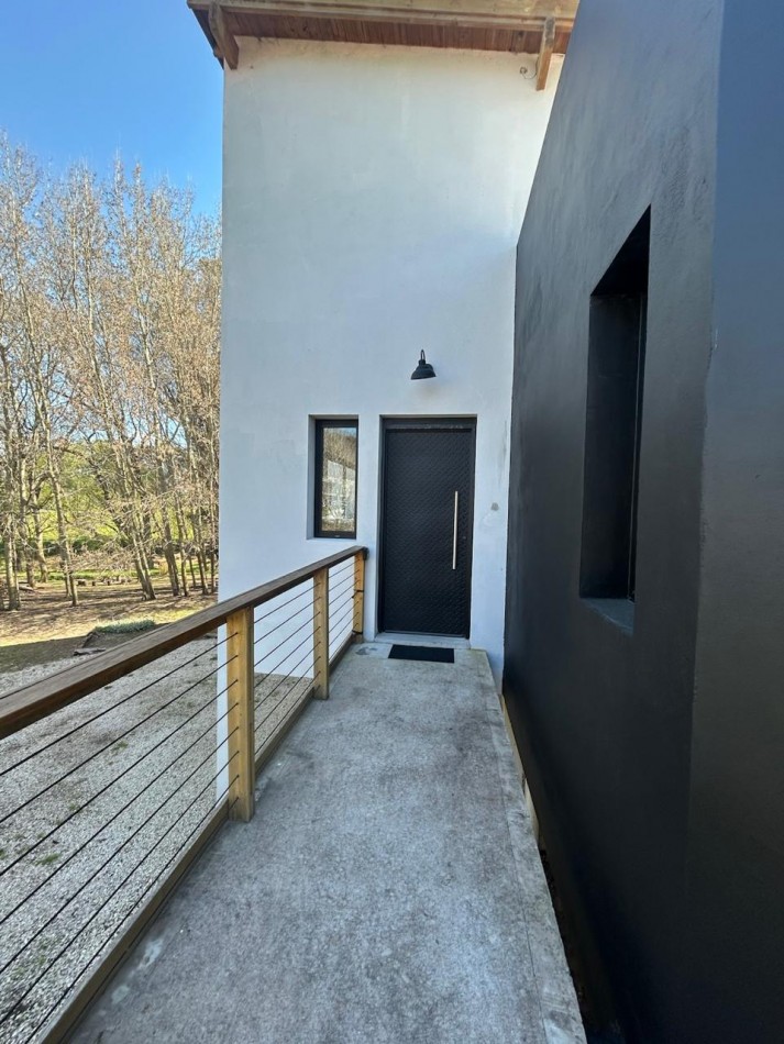 VENTA - CASA 5 AMBIENTES EN BARRIO CERRADO SAN BENITO 