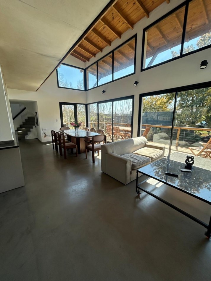 VENTA - CASA 5 AMBIENTES EN BARRIO CERRADO SAN BENITO 