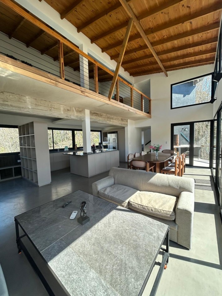 VENTA - CASA 5 AMBIENTES EN BARRIO CERRADO SAN BENITO 