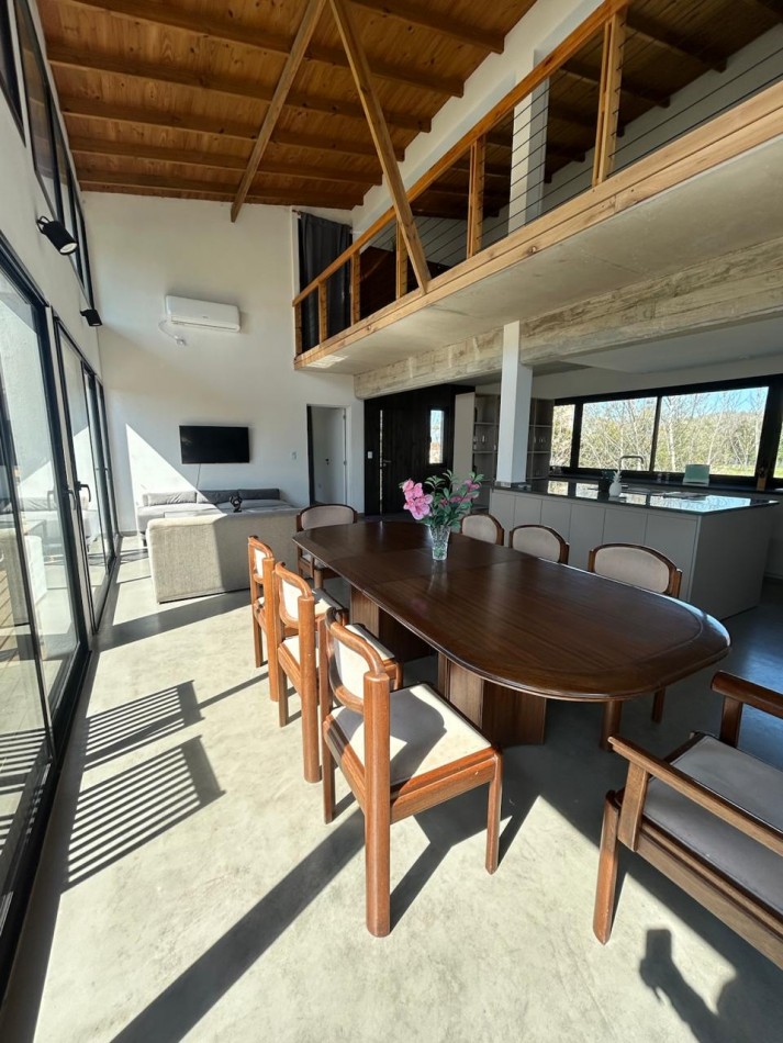 VENTA - CASA 5 AMBIENTES EN BARRIO CERRADO SAN BENITO 