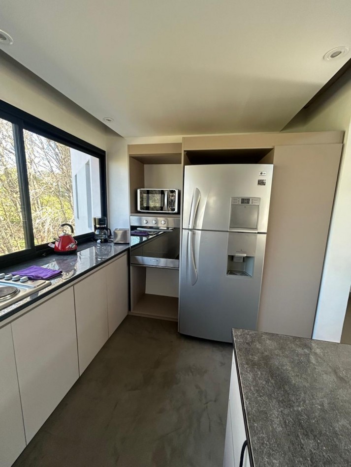 VENTA - CASA 5 AMBIENTES EN BARRIO CERRADO SAN BENITO 