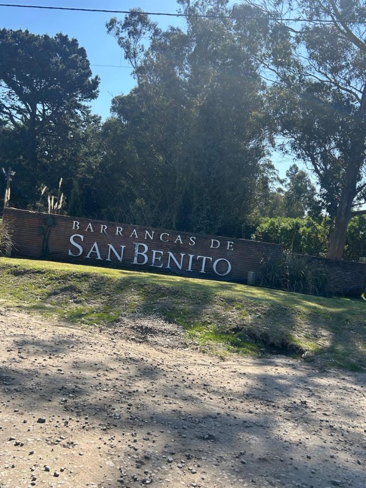 VENTA - CASA 5 AMBIENTES EN BARRIO CERRADO SAN BENITO 