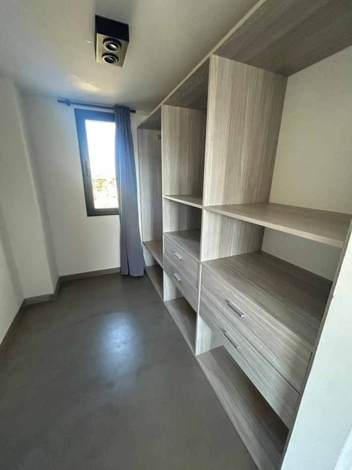 VENTA - CASA 5 AMBIENTES EN BARRIO CERRADO SAN BENITO 