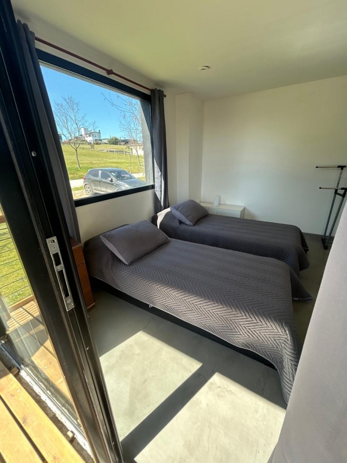 VENTA - CASA 5 AMBIENTES EN BARRIO CERRADO SAN BENITO 