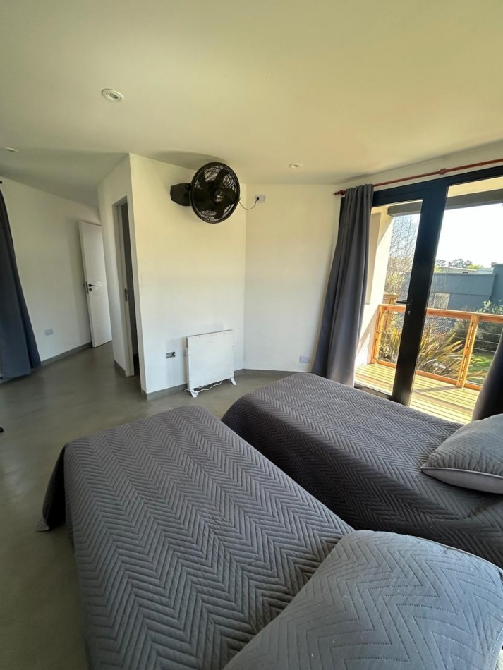 VENTA - CASA 5 AMBIENTES EN BARRIO CERRADO SAN BENITO 