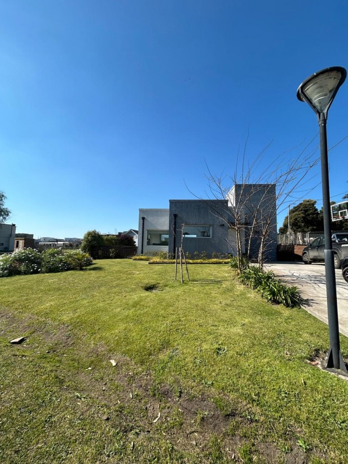 VENTA CASA 4 AMBIENTES - RUMENCO JOVEN 