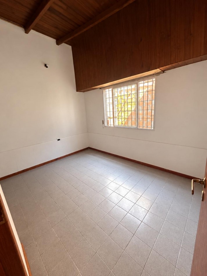 Alquiler Casa en PH 3 ambientes con parrilla