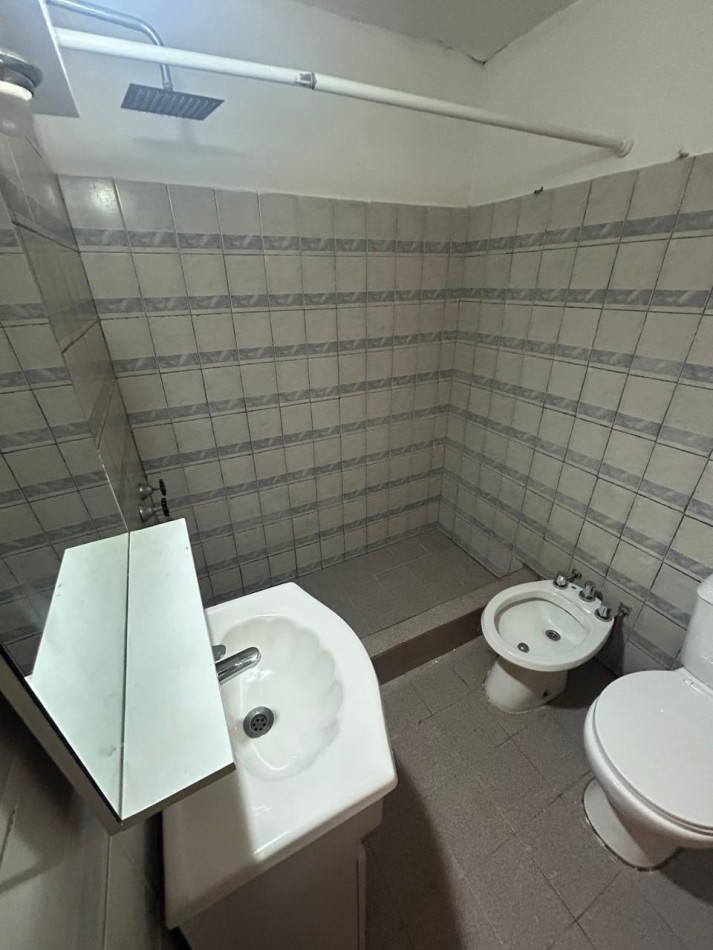 Alquiler Casa en PH 3 ambientes con parrilla