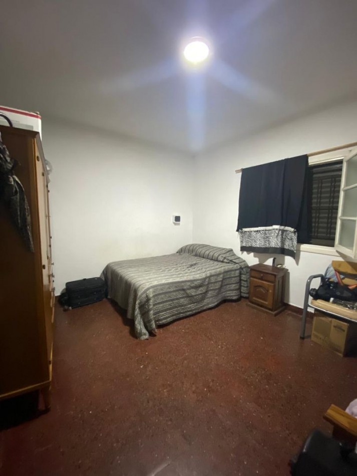 Casa 3 ambientes y dpto 2 ambientes