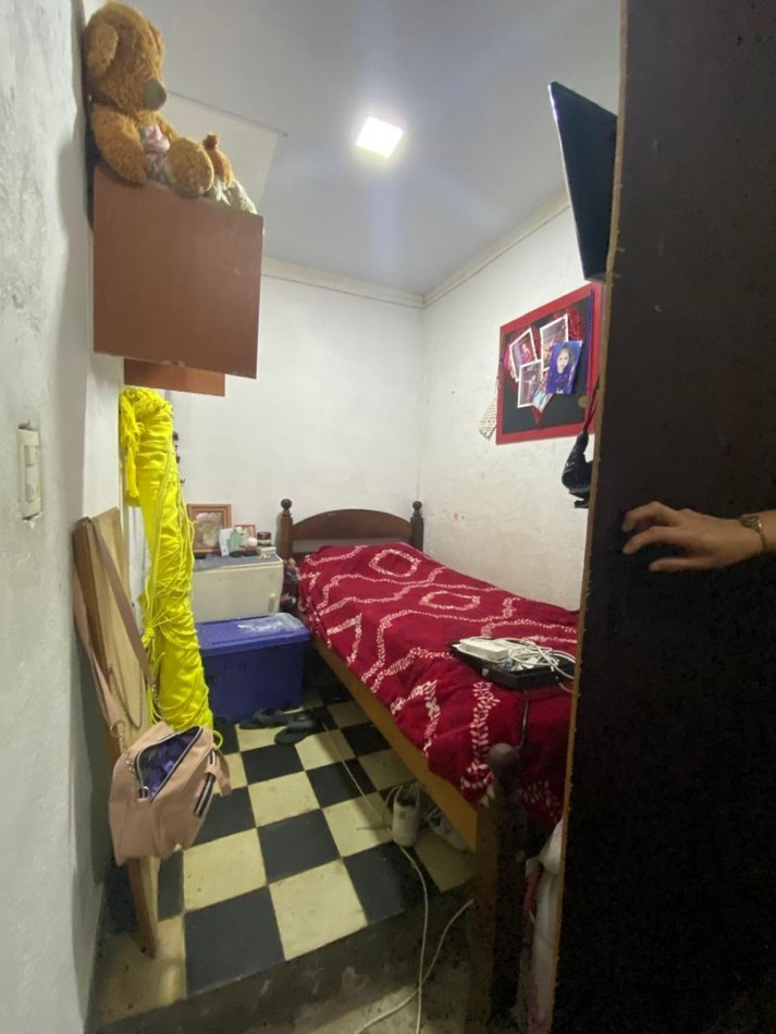 Casa 3 ambientes y dpto 2 ambientes