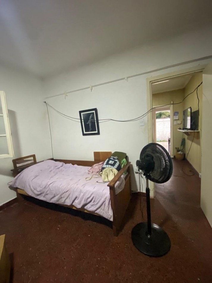 Casa 3 ambientes y dpto 2 ambientes