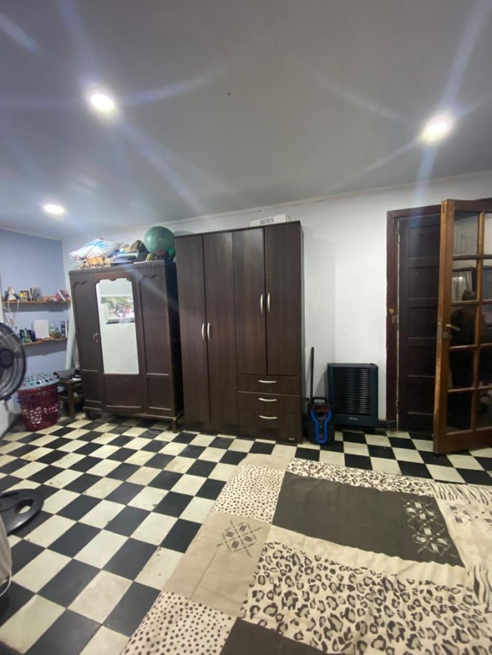 Casa 3 ambientes y dpto 2 ambientes