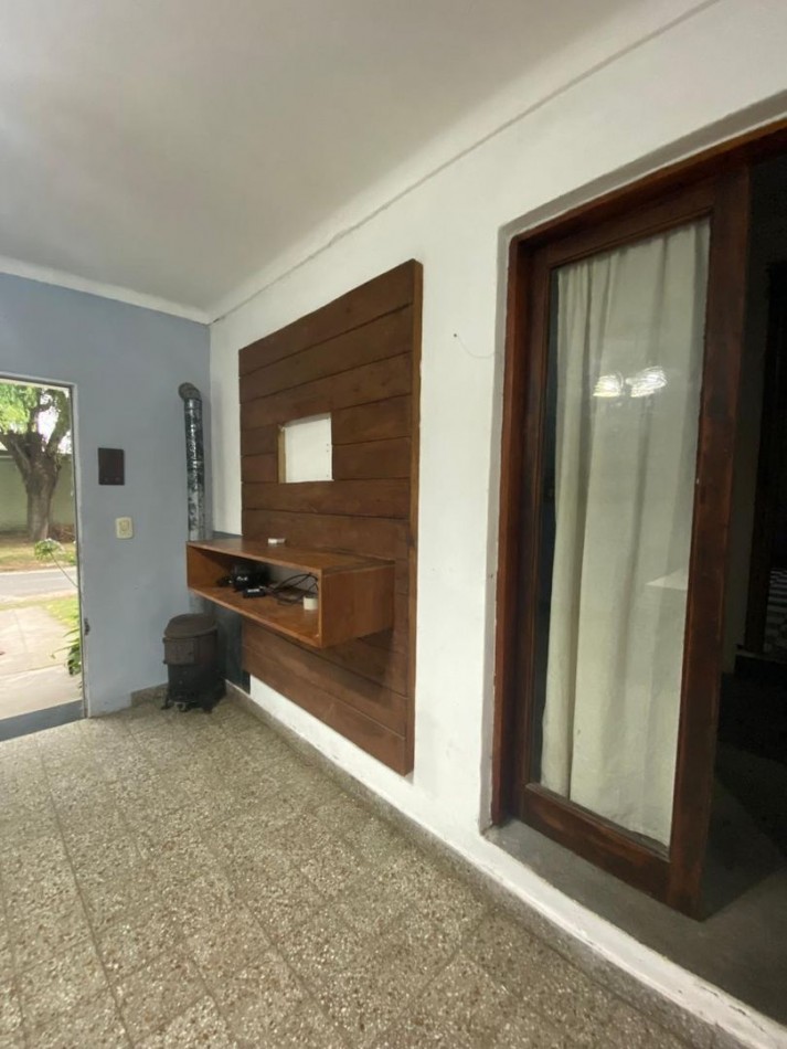 Casa 3 ambientes y dpto 2 ambientes