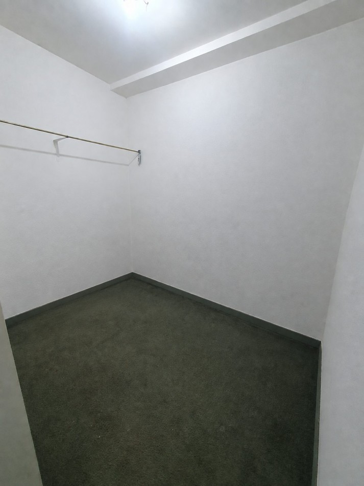 DEPARTAMENTO 2 AMBIENTES CON 2 PATIOS Y DEPENDENCIA Z/ PLAZA COLON