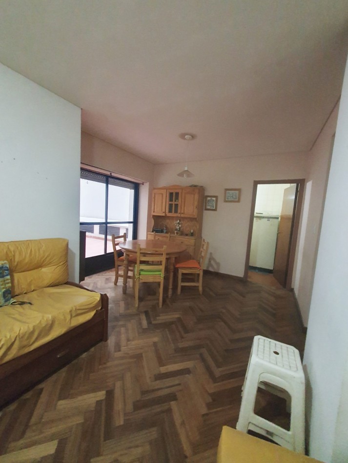 DEPARTAMENTO 2 AMBIENTES CON 2 PATIOS Y DEPENDENCIA Z/ PLAZA COLON