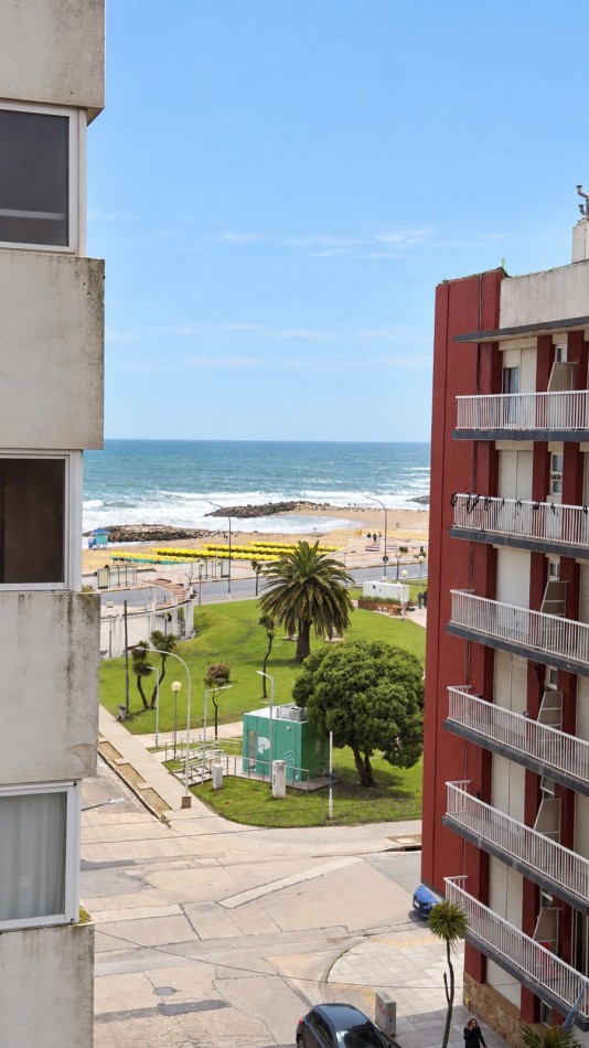 DEPARTAMENTO DE 2 AMBIENTES CON DOS BALCONES Y VISTA PARCIAL AL MAR - LA PERLA