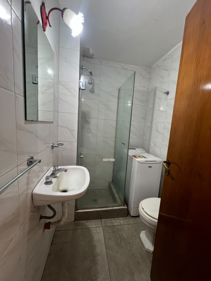 VENTA | DEPARTAMENTO DE 1 AMBIENTE Y MEDIO CON BALCON A LA CALLE