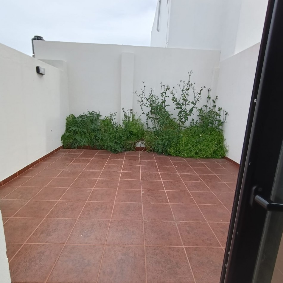  ALQUILER - PH DE 2 AMBIENTES
