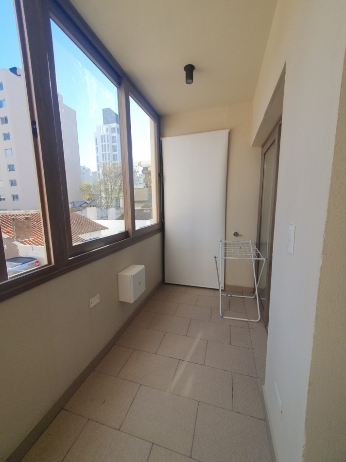 Hermoso Semipiso de 3 ambientes con cochera en Plaza Mitre  