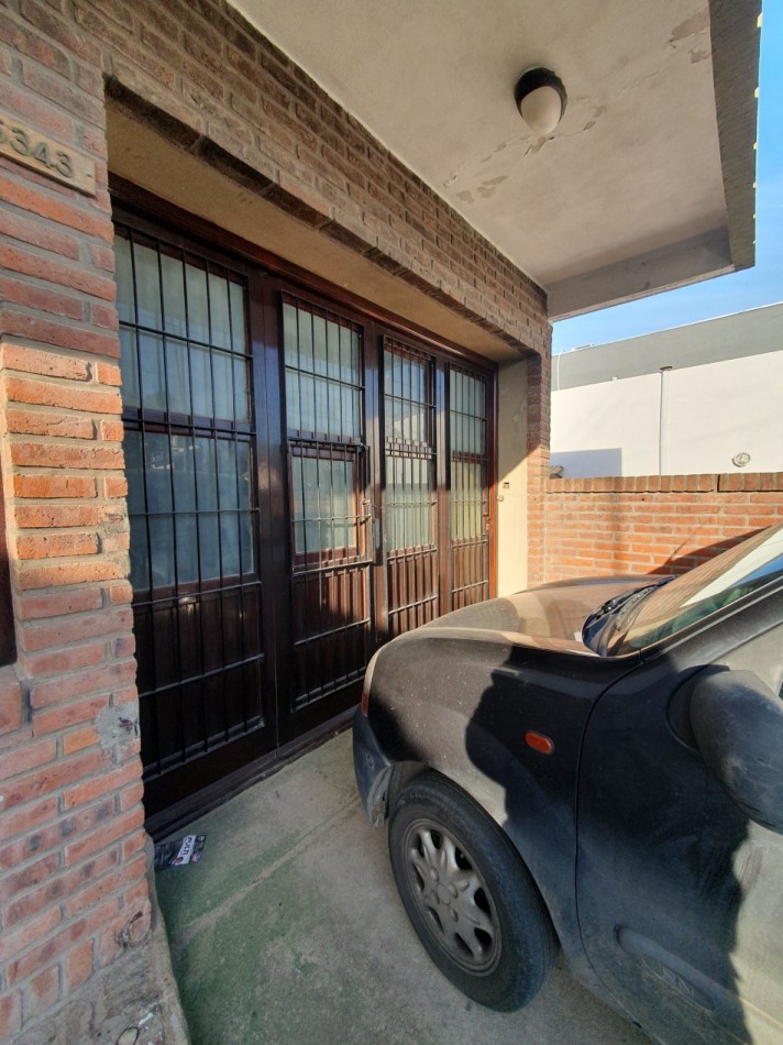 Casa de 3 ambientes con garage y quincho   Z/ Barrio San Martin 