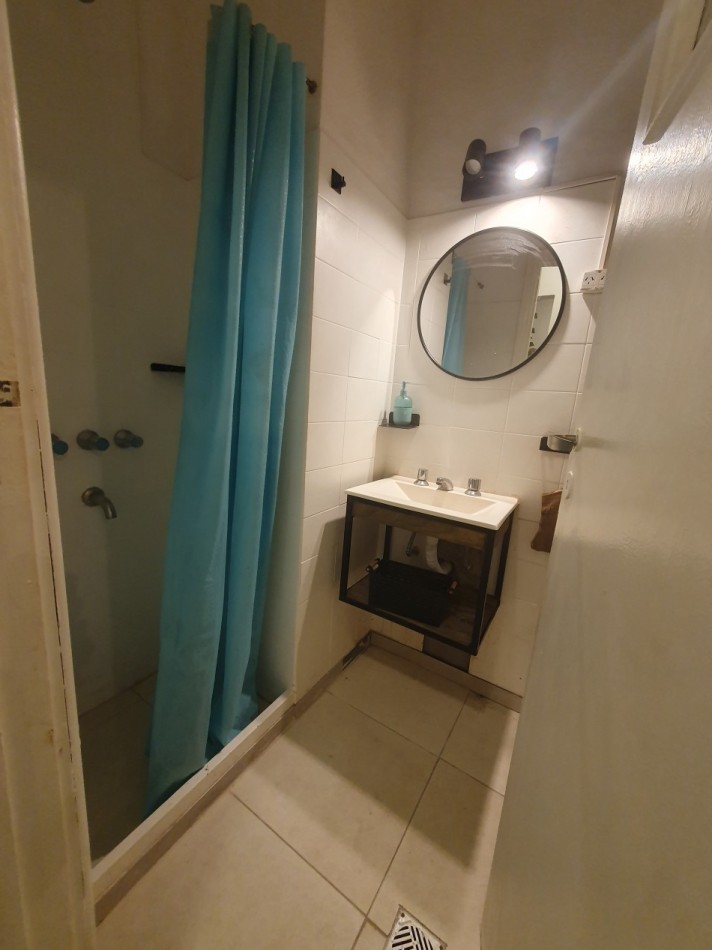 AMBIENTE  A UNA CUADRA DE PLAZA COLON 