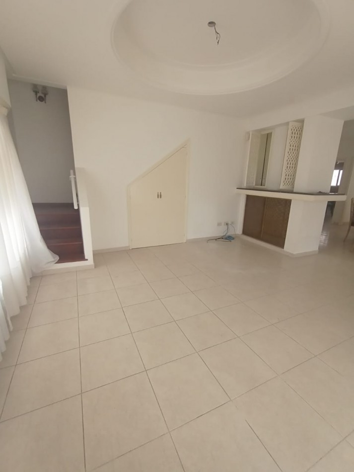 CHALET 5 AMBIENTES - CHAUVIN