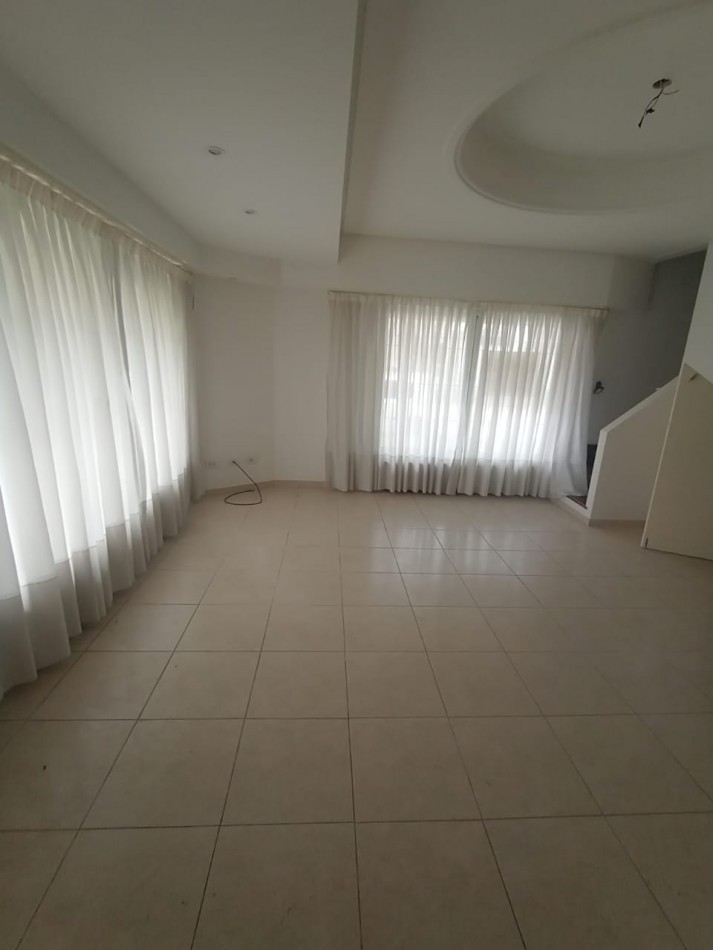 CHALET 5 AMBIENTES - CHAUVIN