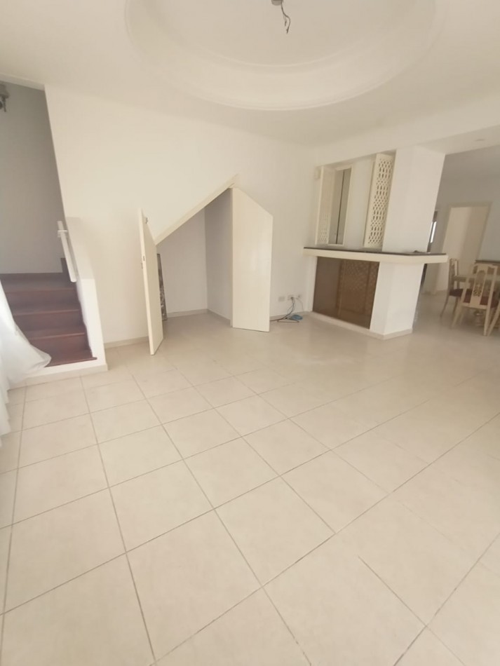 CHALET 5 AMBIENTES - CHAUVIN