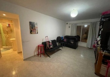 Departamento de 2 ambientes en planta alta