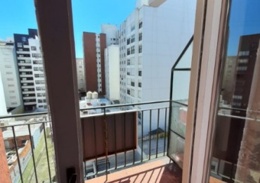 Departamento 2 ambientes con balcon a la calle Cordoba a metros de la Av. Colon
