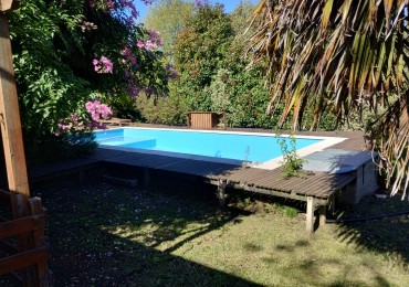 IMPECABLE CHALET CON GRAN PARQUE Y PISCINA. RUTA 226 KM 22