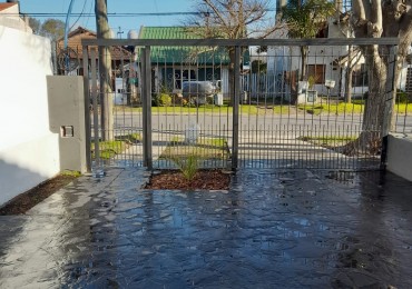 CHALET 4 AMBIENTES RECICLADO. CON RENTA. BARRIO CONSTITUCION