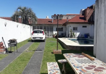 CASA A TERMINAR EN CASTELAR. ZONA RESIDENCIAL. PISCINA. QUINCHO. PERMUTA POR PROPIEDAD EN MAR DEL PLATA