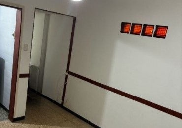 Departamento 2 ambientes con patio  Tucuman y Colon 
