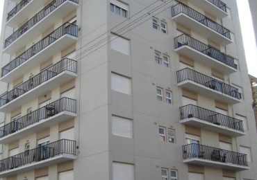 Departamento de 1 ambiente a la calle