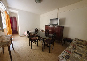 Departamento 2 ambientes     Rivadavia y Entre Rios 