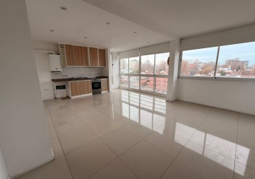  2 AMBIENTES A LA CALLE CON COCHERA CUBIERTA - VENTA