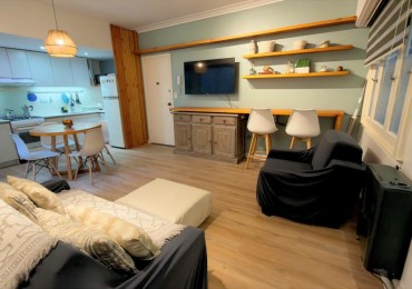 Departamento de 2 ambientes con patio - Totalmente modernizado - Playa Grande